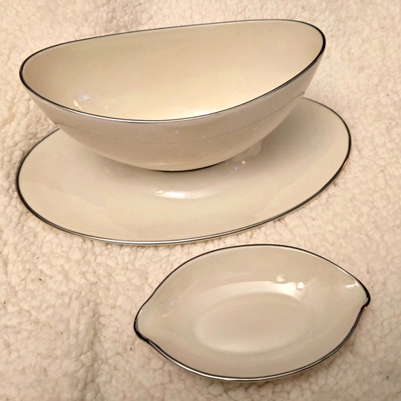 Vintage Lenox Olympia Platinum Gravy Boat w/ Attached Plate & Lemon Shaped Dish - Picture 1 of 9